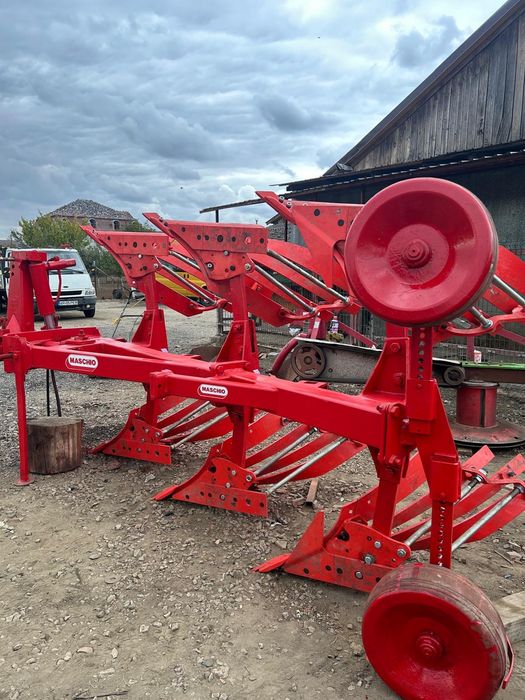 Vând plug reversibil