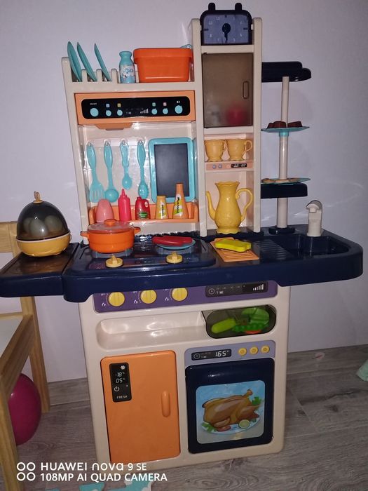 Vând bucătărie copii