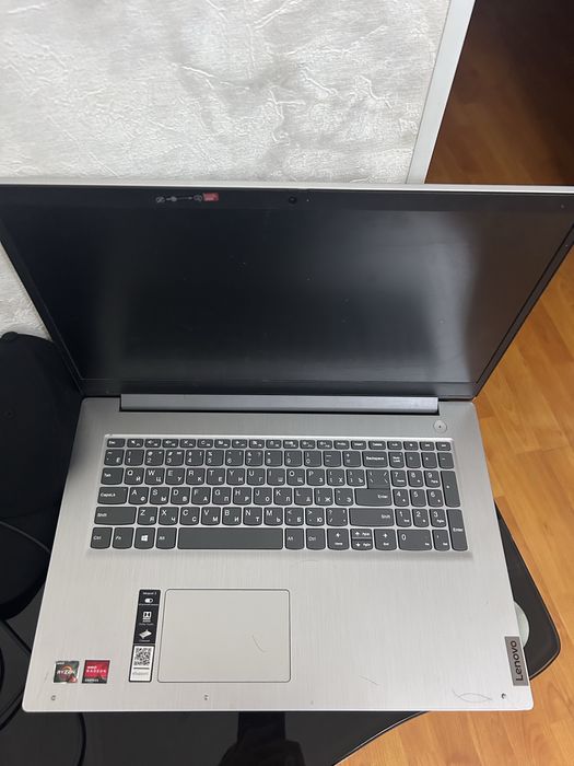 На запчасти ноутбук lenovo idepad 3 17ada05