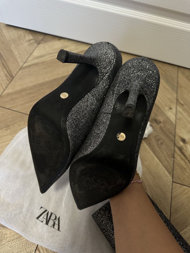 Обувки с ток Zara