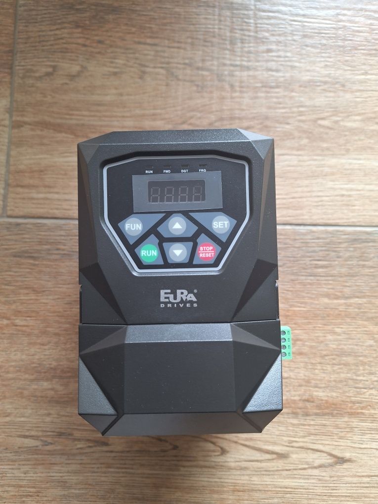 Convertizor frecventa 0.75kw