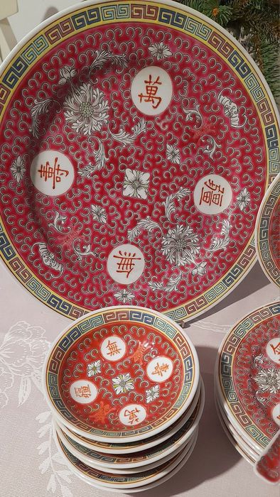 Set decorativ de veselă