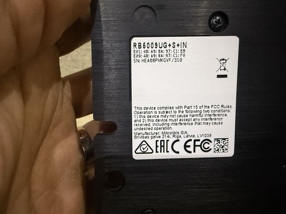 * новый сверхмощный маршрутизатор от компании Mikrotik