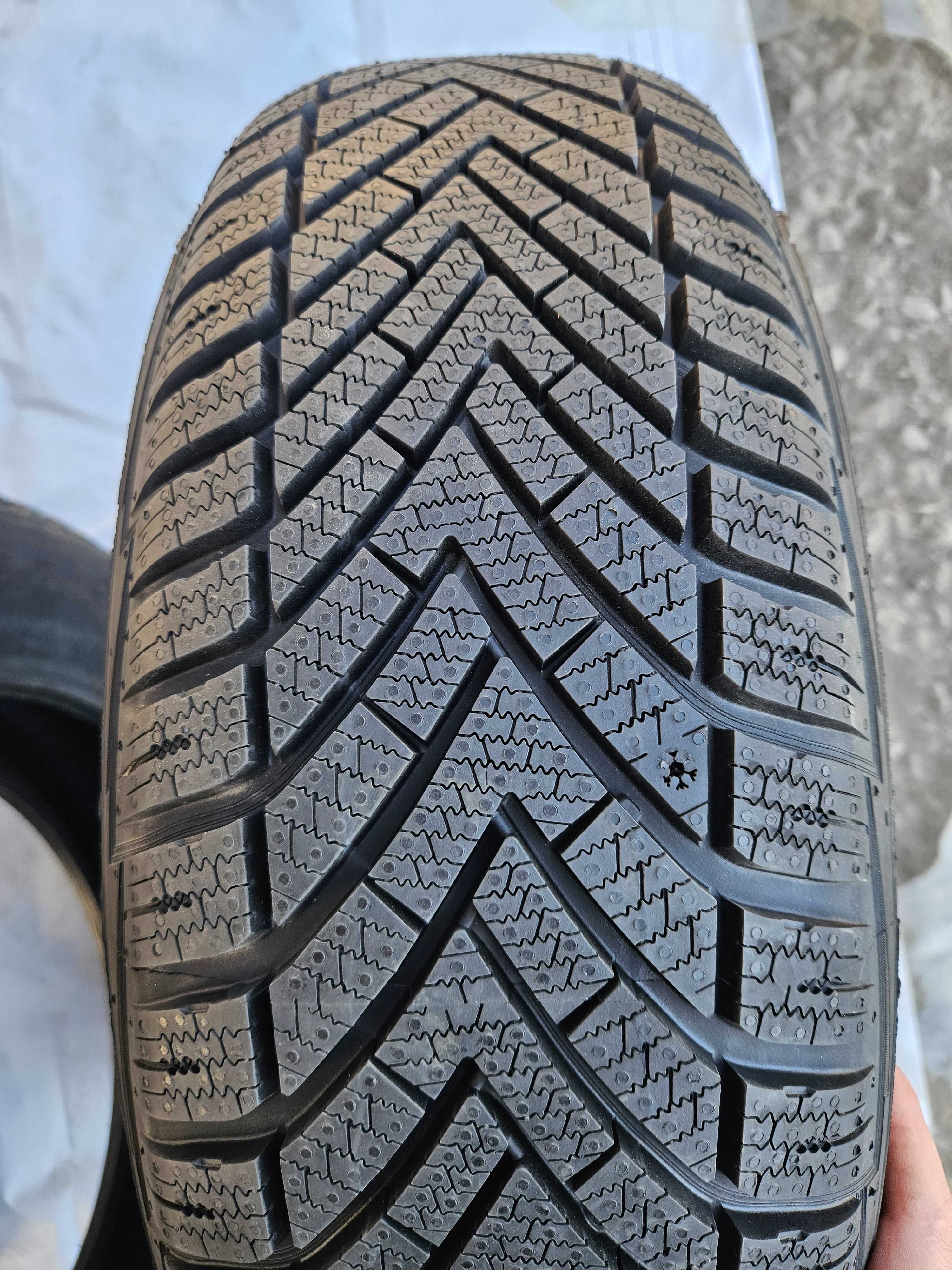 2 Нови зимни гуми 195/65 R15 Vredestein Wintrac 91T M+S 3PMFS DOT3424