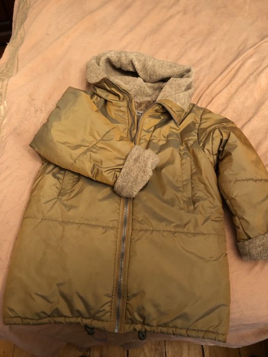Продается теплая куртка.