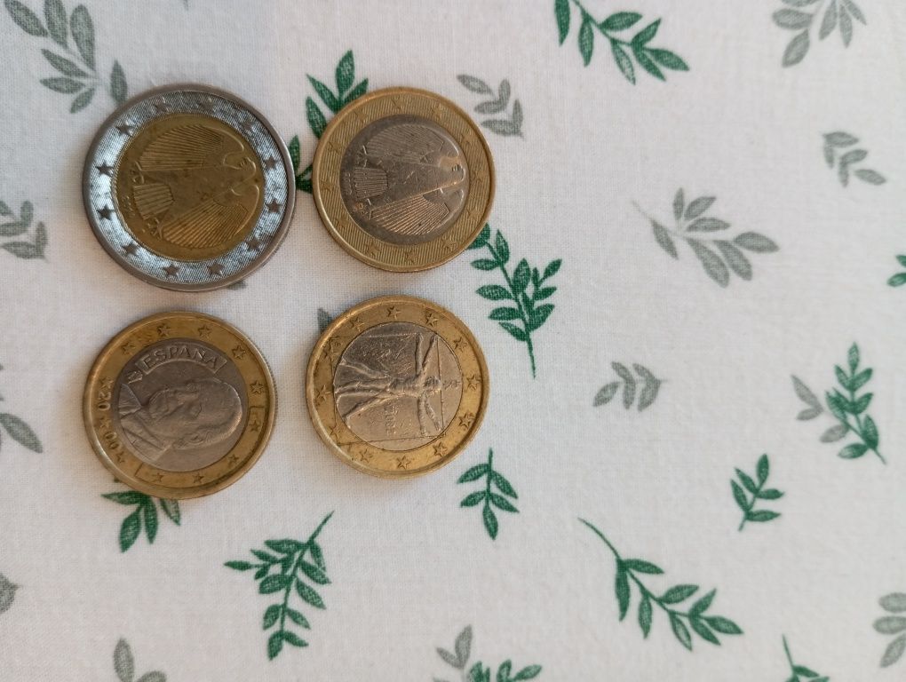 Vind monede de 1 Euro și 2 euro