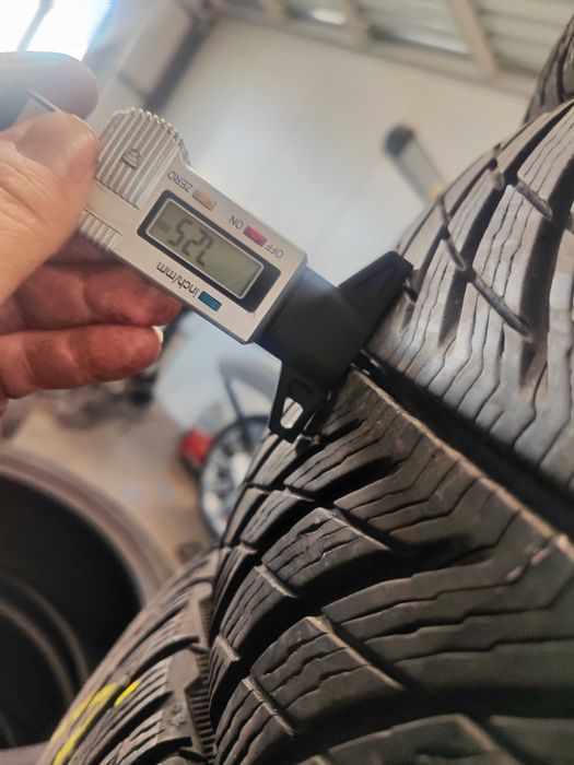 4бр.зимни гуми 225/60/18 Michelin