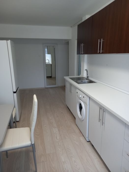 Închiriez apartament 2 camere centru civic (bulevard) Petroșani