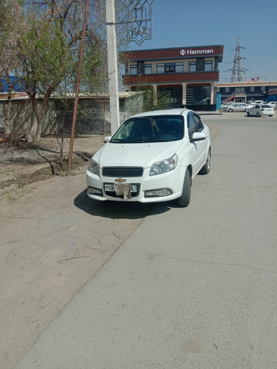 Nexia 3 satiladi