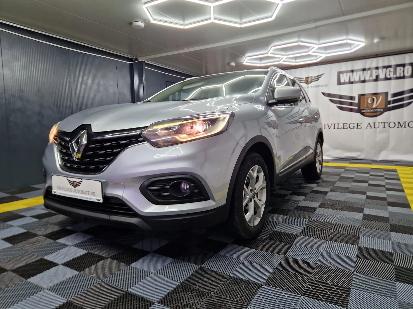 Renault Kadjar RENAULT KADJAR/Automat/116 CP/Pilot automat/AppleCarPlay/LED/Keyless