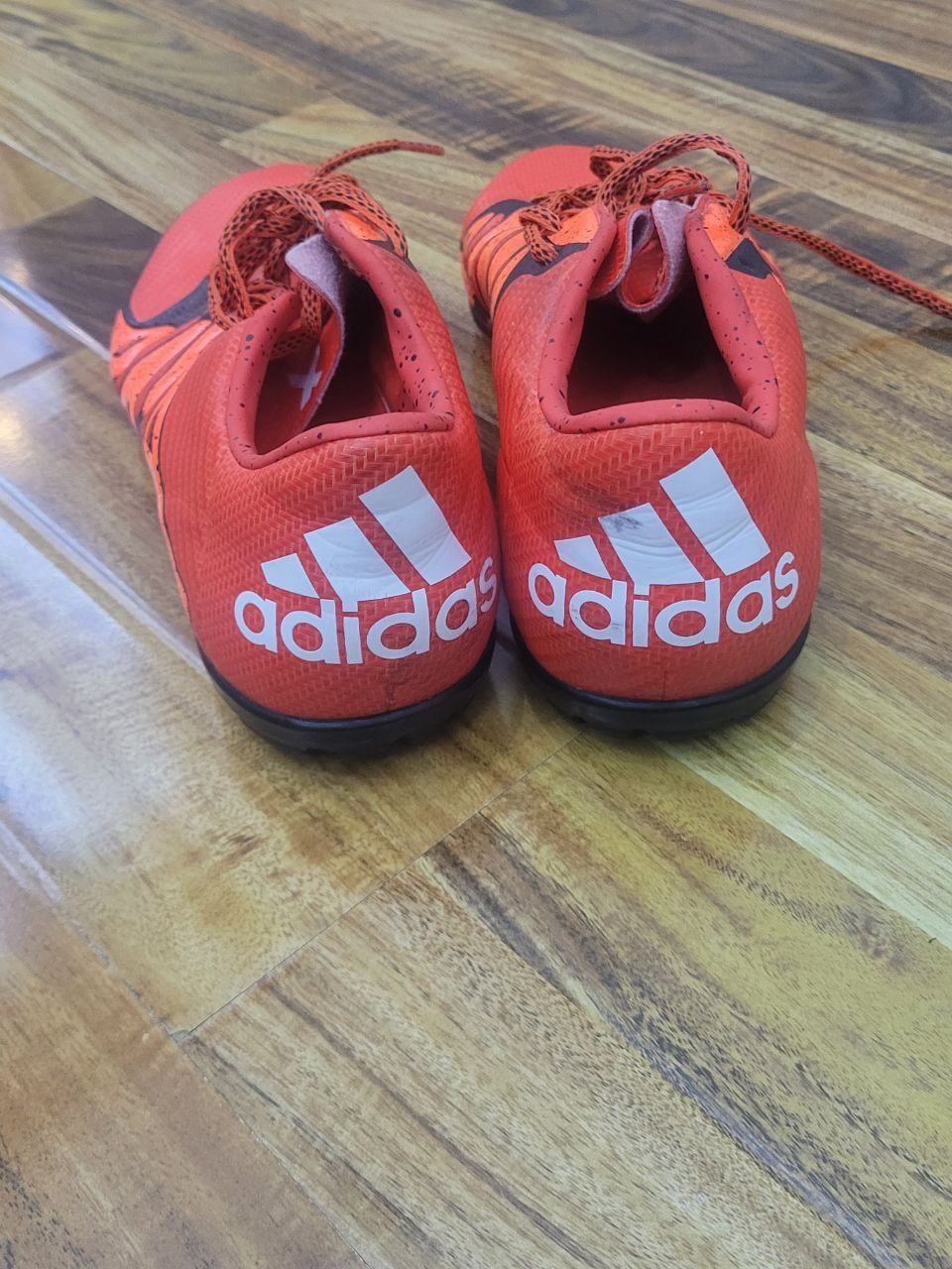 Adidas футбольные кроссовки продаются
