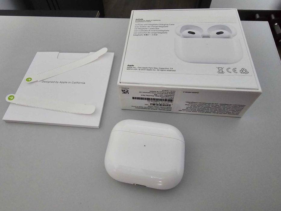 Casti Apple AirPods 3 - MagSafe Charging Case - MME73ZM/A