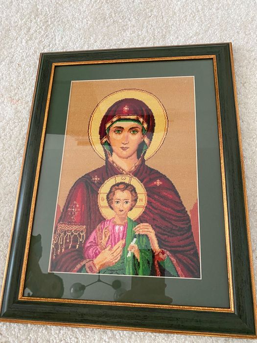 Icoana brodată Maică Domnului