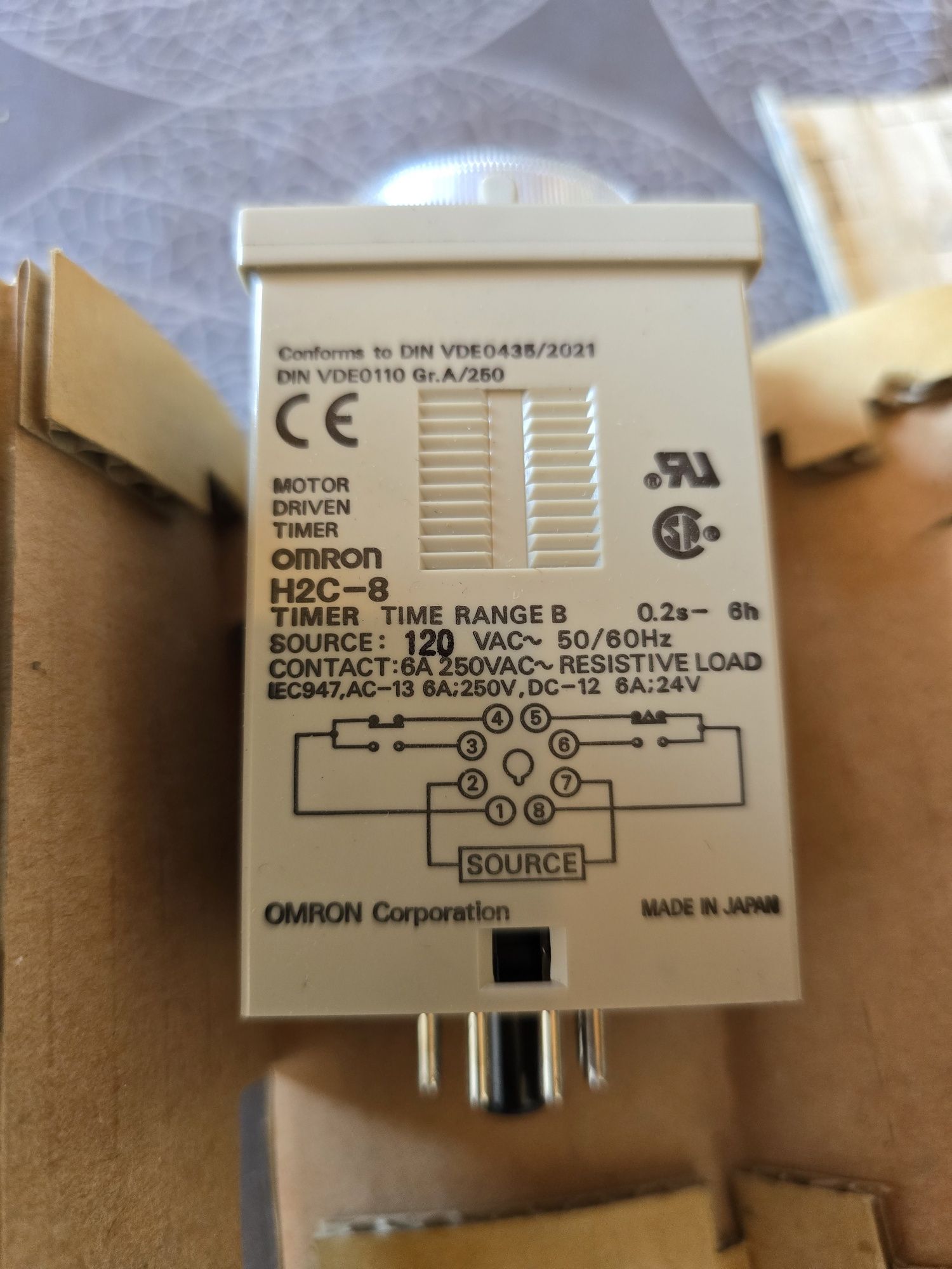 Индустриален таймер омрон H2C-8