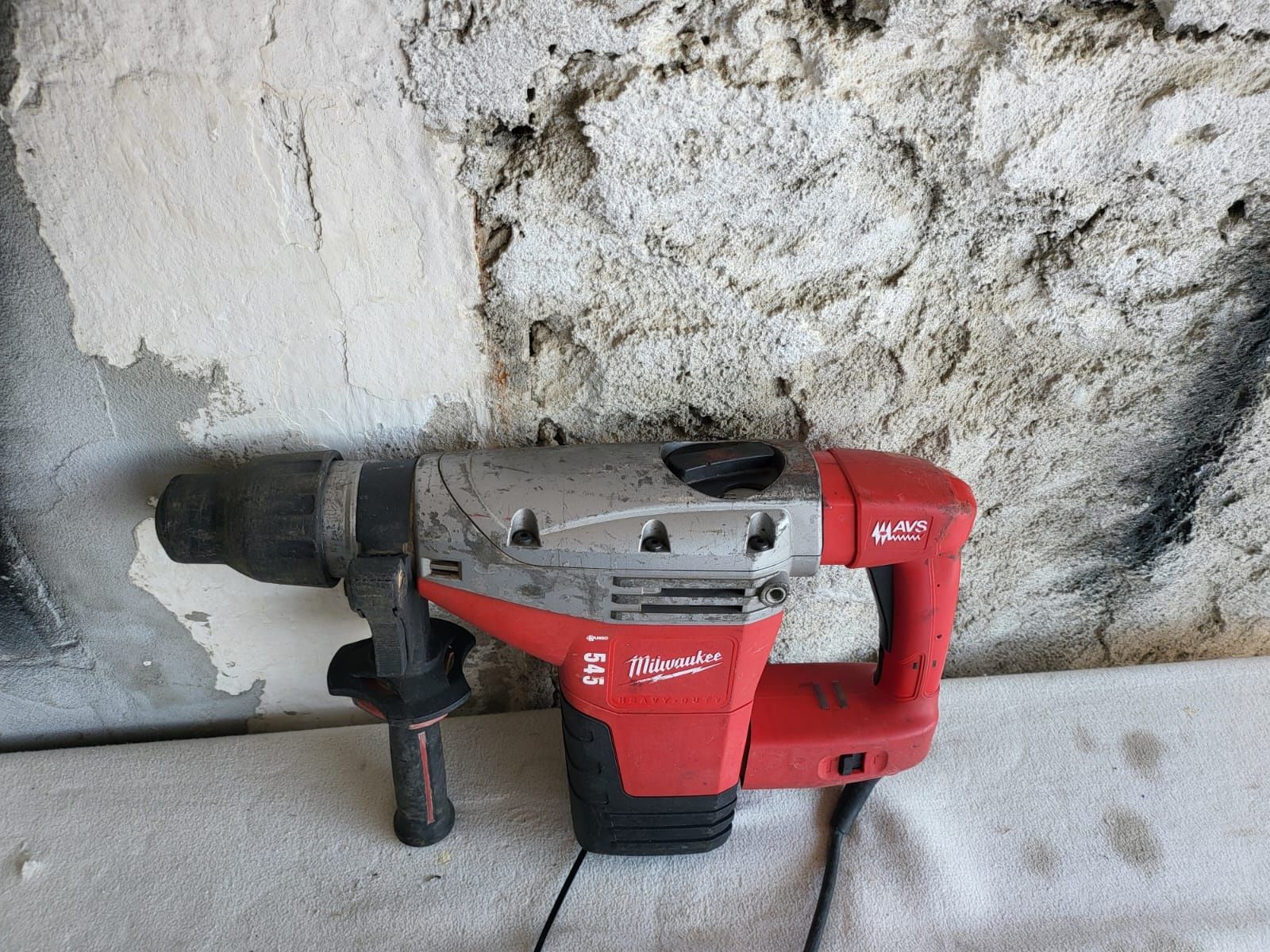 Ciocan rotopercutor SDS MAX Milwaukee  545 S