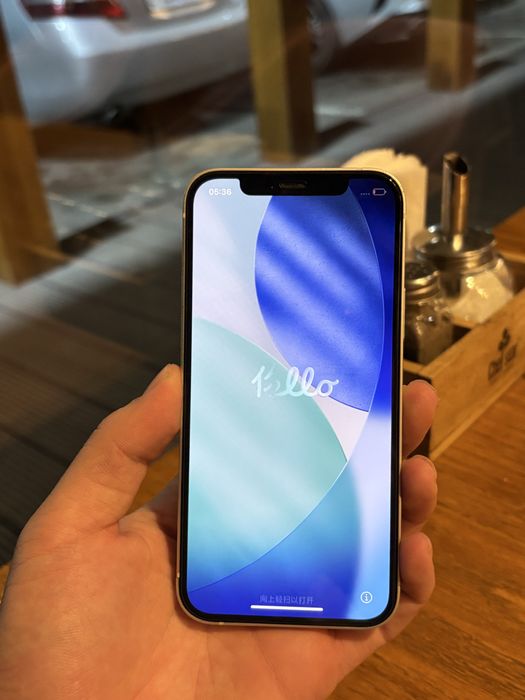 iPhone 12 в идеальном состоян
