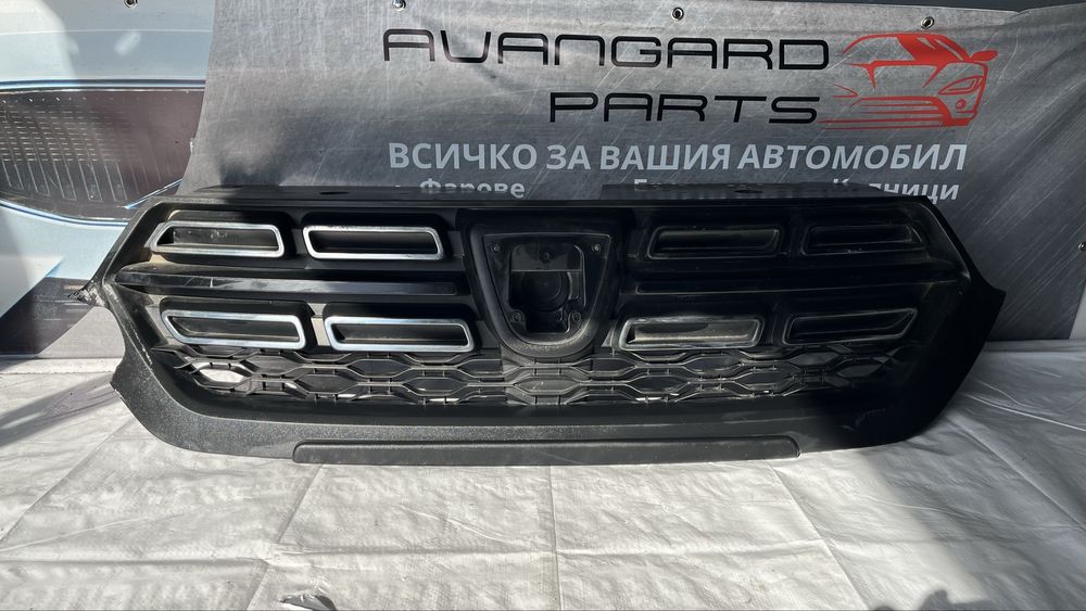 2 броя предна решетка Dacia Dokker/Lodgy 2012-