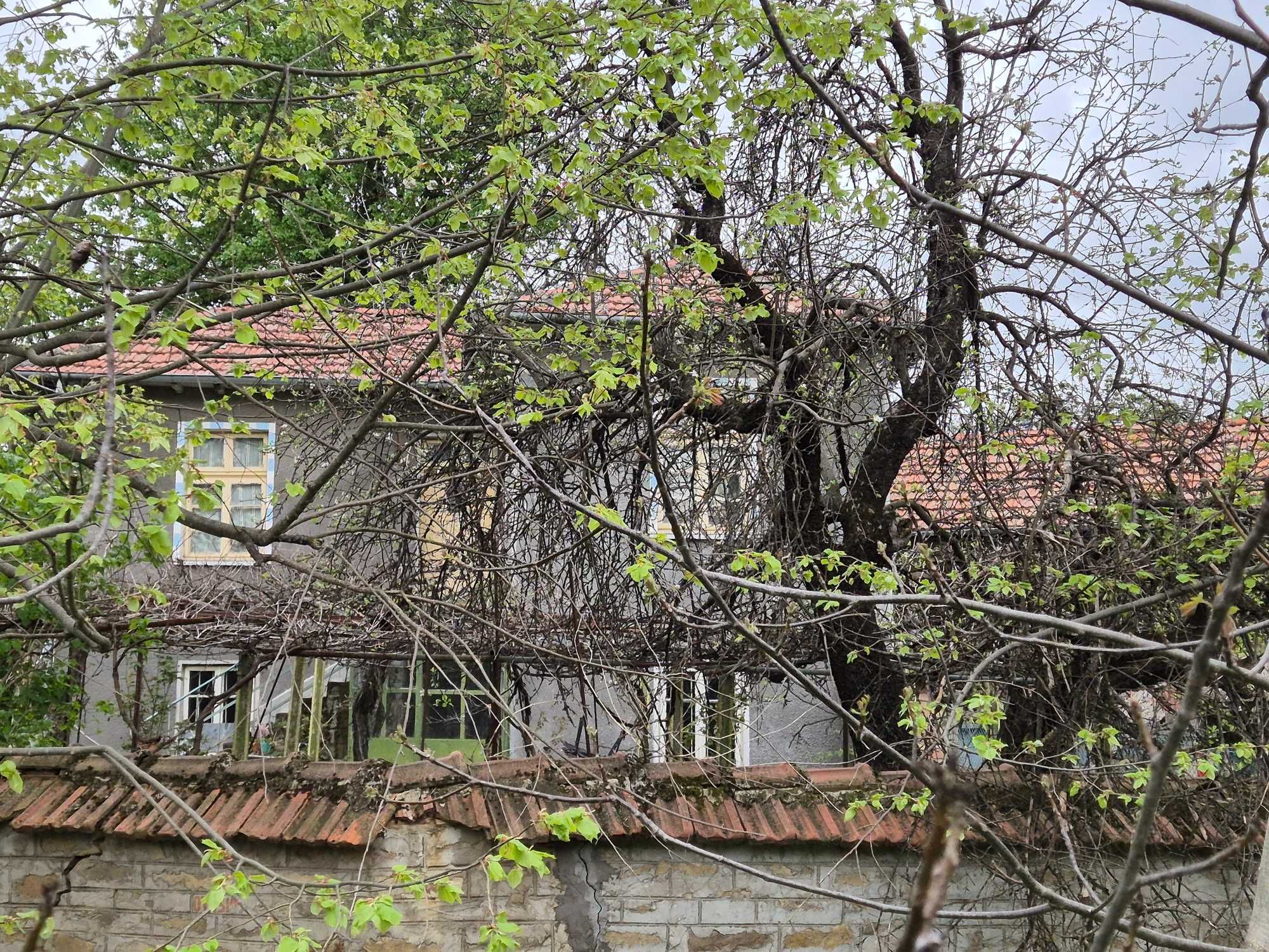 Двуетажна къща с. Буря