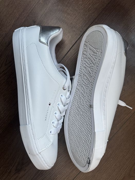 Обувки Tommy Hilfiger