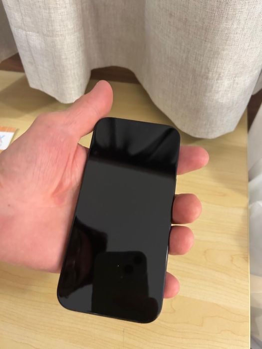 iPhone 15 в отличном состоянии