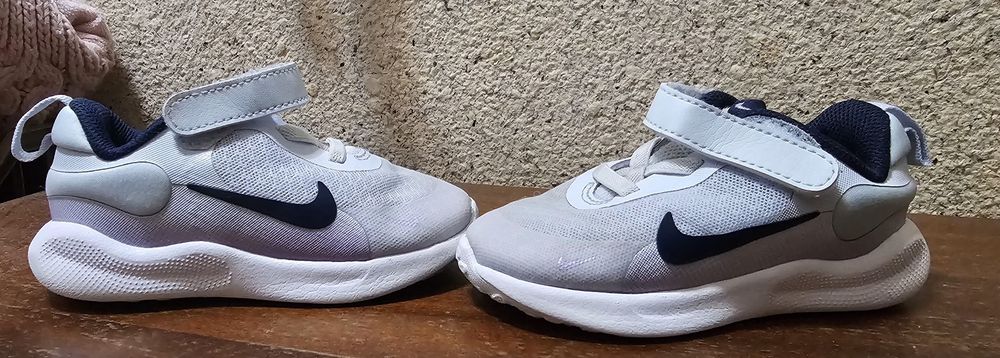 Nike - Обувки за бягане Revolution 7 с велкро, Светло сив/Тъмносин