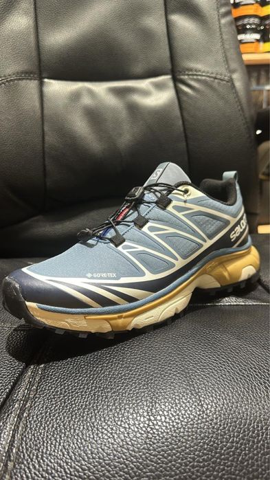 Продам кроссовки новые с магазина ! Термо зима