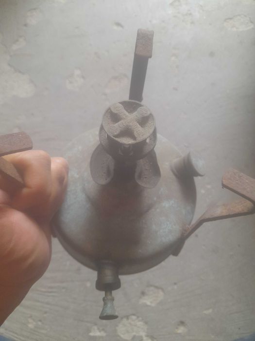 Стар бронзов котлон