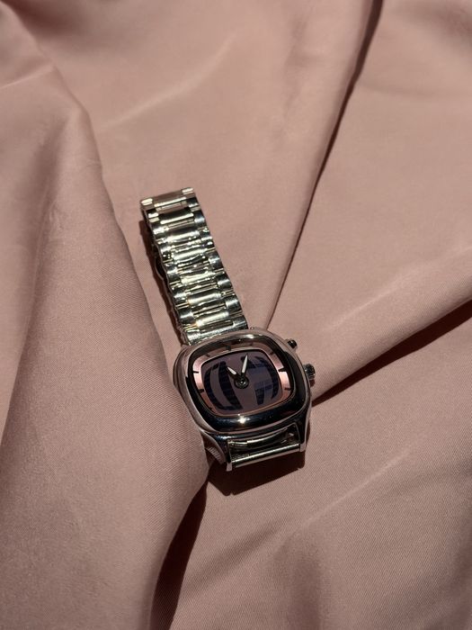 Часы с электронным циферблатом