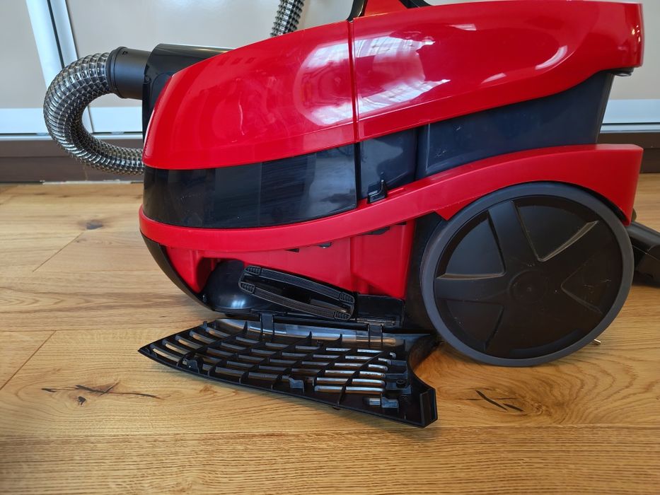 Aspirator cu spălare Bosch BWD421PET – stare excelentă, folosit foarte