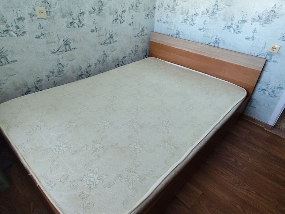 Кровать двуспальная