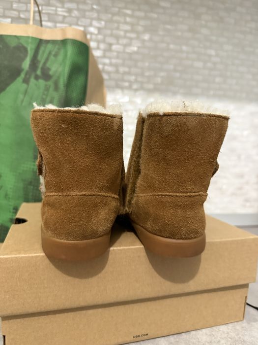 Ghetute ugg copii masura 27.5 / size 9uk