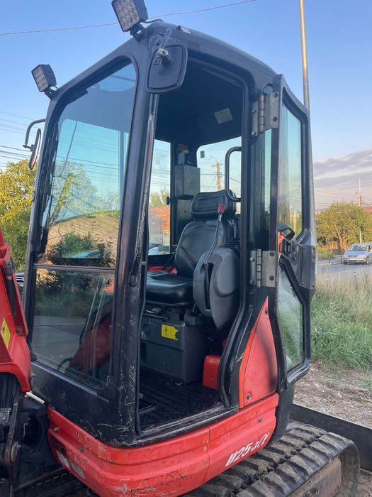 Vând miniexcavator Kubota U25-3