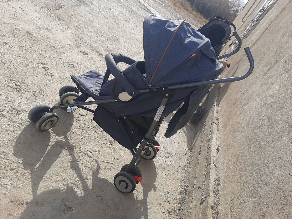 Коляска сатылады 8000 тенге