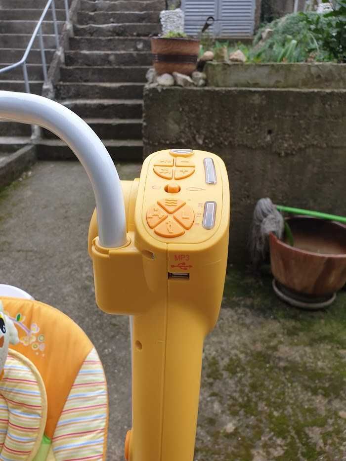 Детска бебешка люлка автоматична с mp3 , вградени звуци, играчки