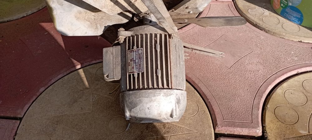 Motor cu ventilator