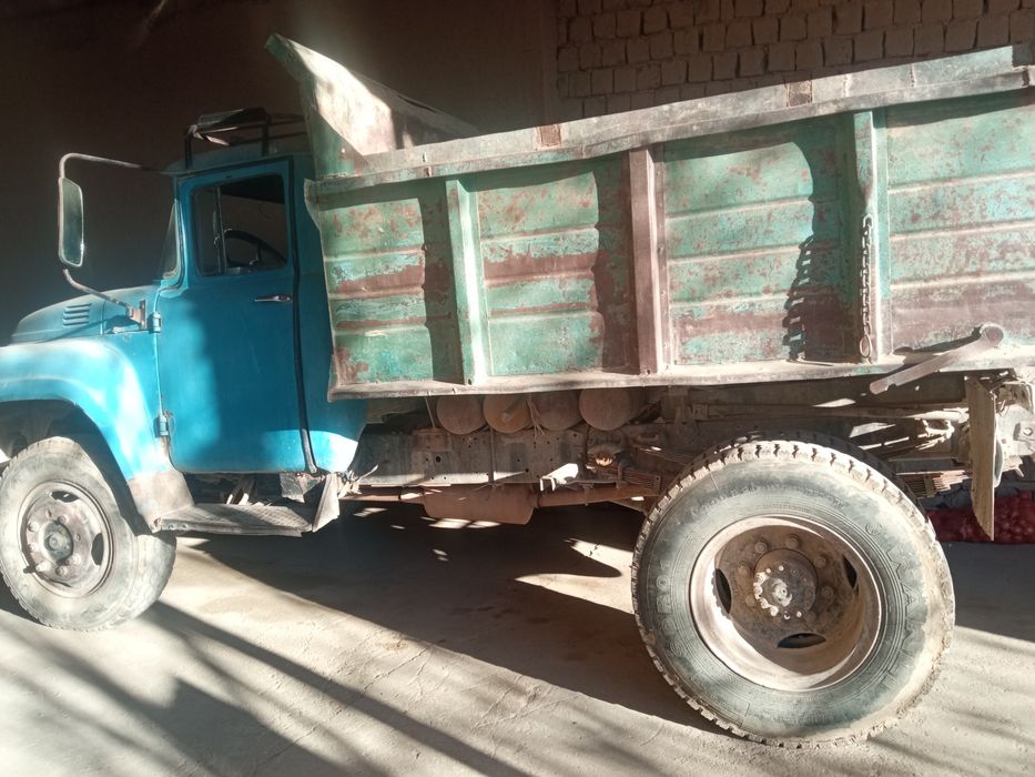 Зил самосвал.  Холати яхши