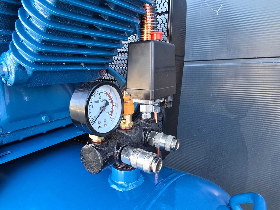 Компресор за въздух 300л.7.5 KW / 10 HР / 12.5 бара.TACH -1200л/мин