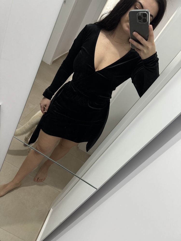 Rochiță neagră elegantă