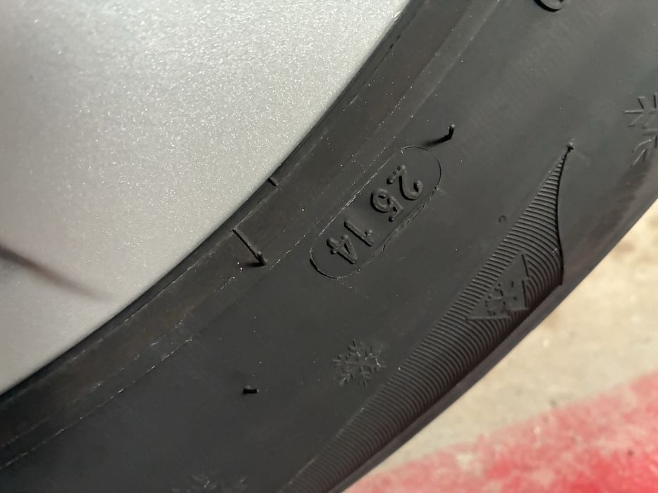 Jante BMW cu anvelope iarna 225/55 r16