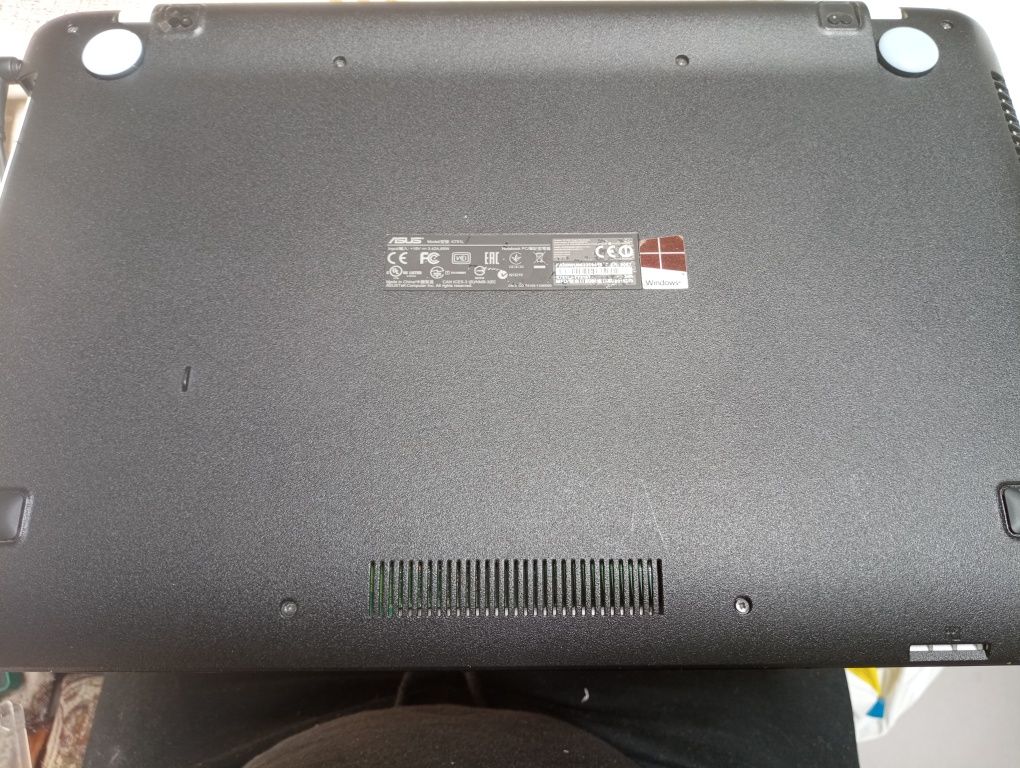 Vând schimb laptop asus