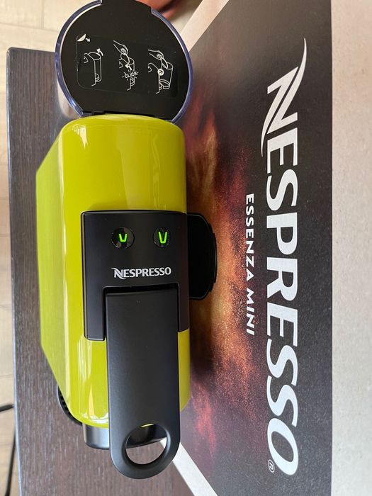 Кафе машина Nespresso Essenza Mini Lime Green