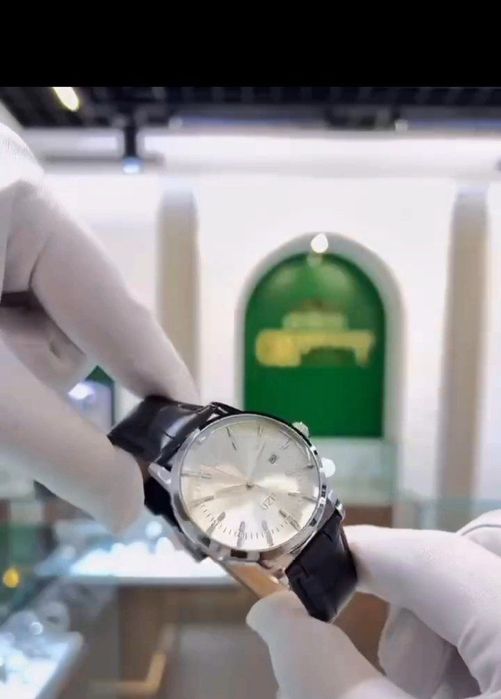 Erkaklar soati uzb gerbi bilam

 UZB Collection erkaklar soati — bu za