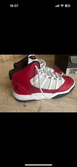 Adidasi Jordan Max Aura nr 38