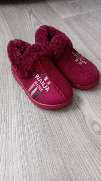 Продам детские тапочки