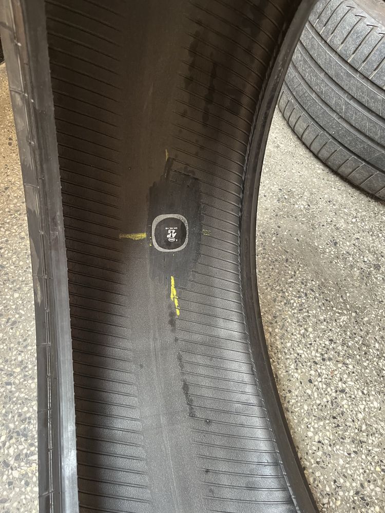 Гуми Bridgestone 245/40/19 2бр