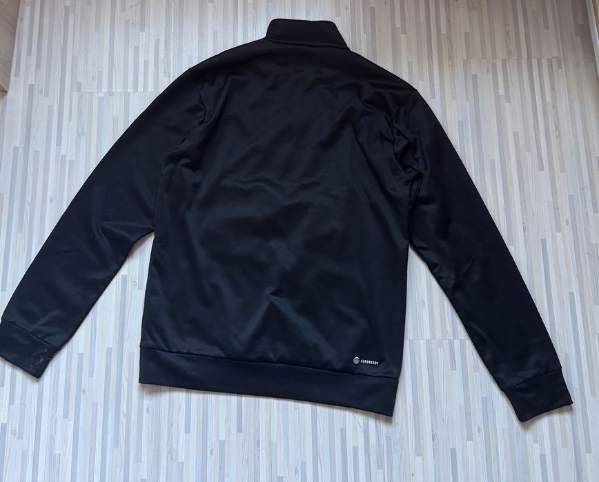 Черен суичър на adidas