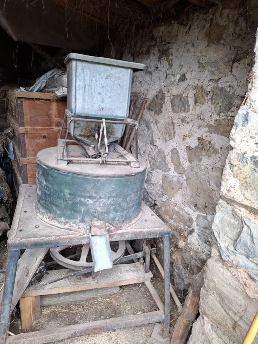 Vand Moara  de piatra