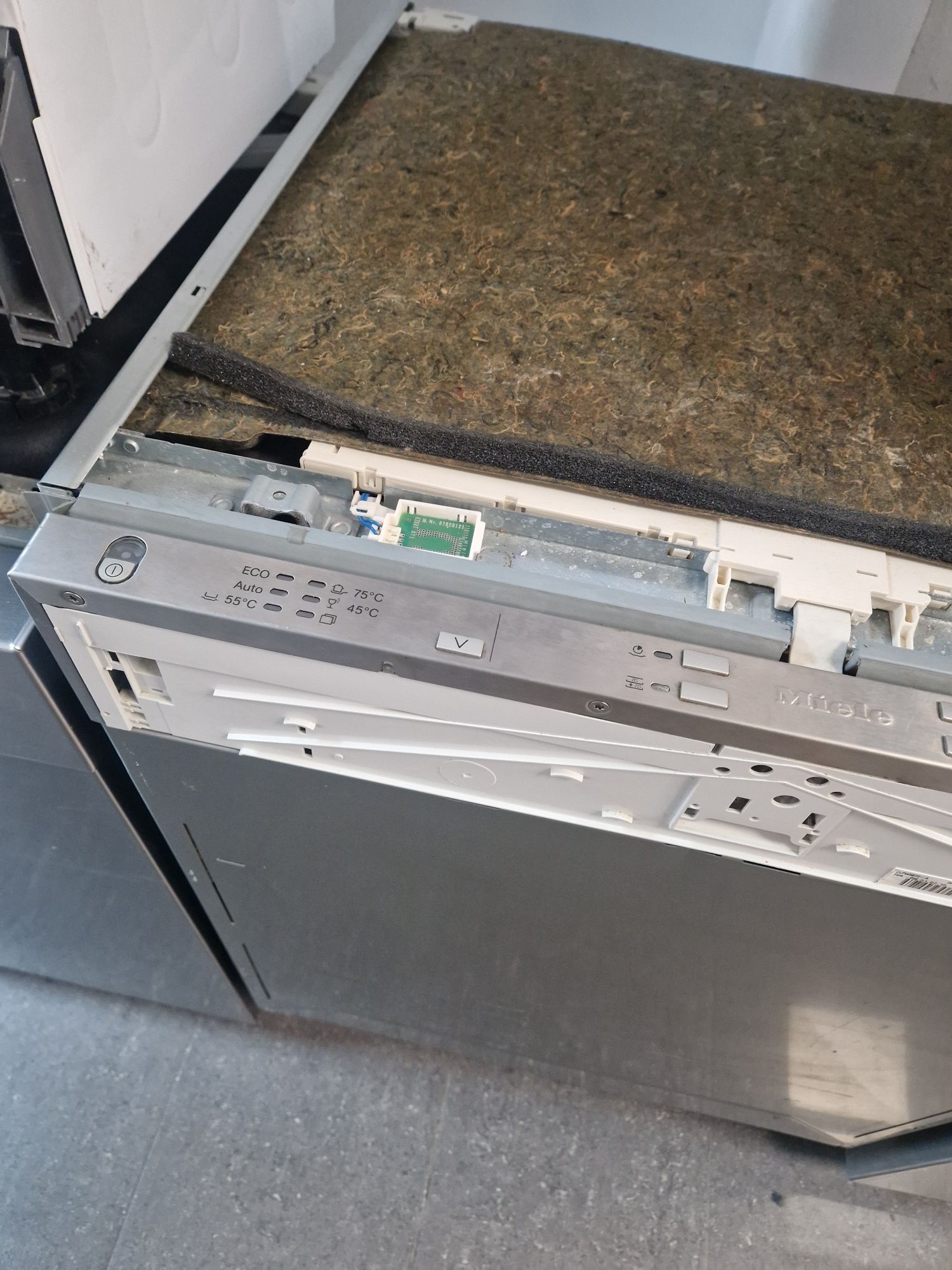 Съдомиялна за вграждане Miele G6577 XXL