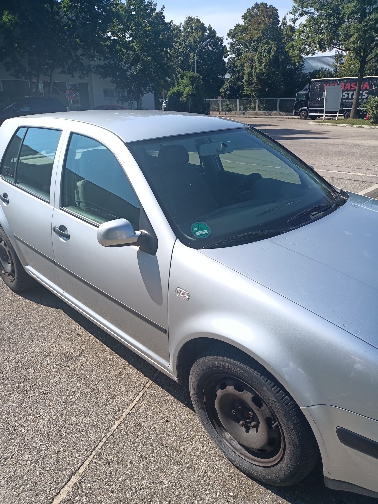 Vând Volkswagen Golf IV