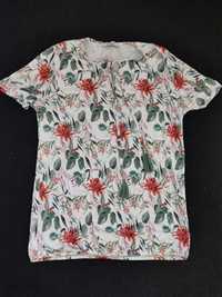 Тениска с цветя бяла